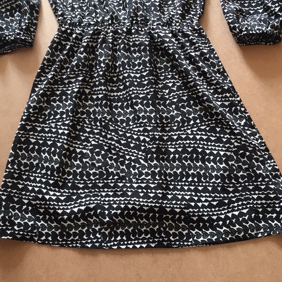 H&M 1/4 sleeve B&W Dress - Picture 2 of 4